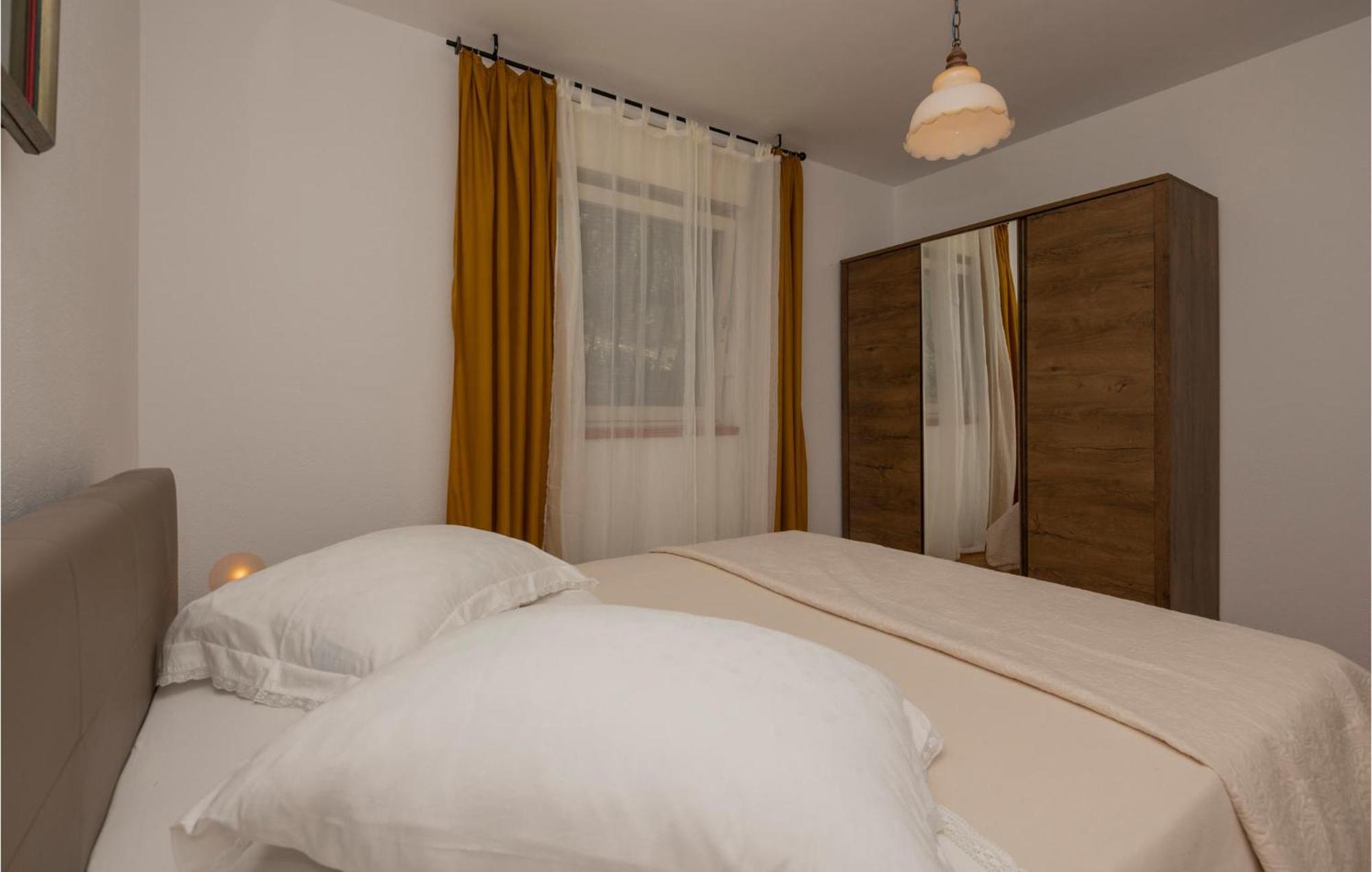 Nice Apartment In Tucepi With Wifi Zewnętrze zdjęcie