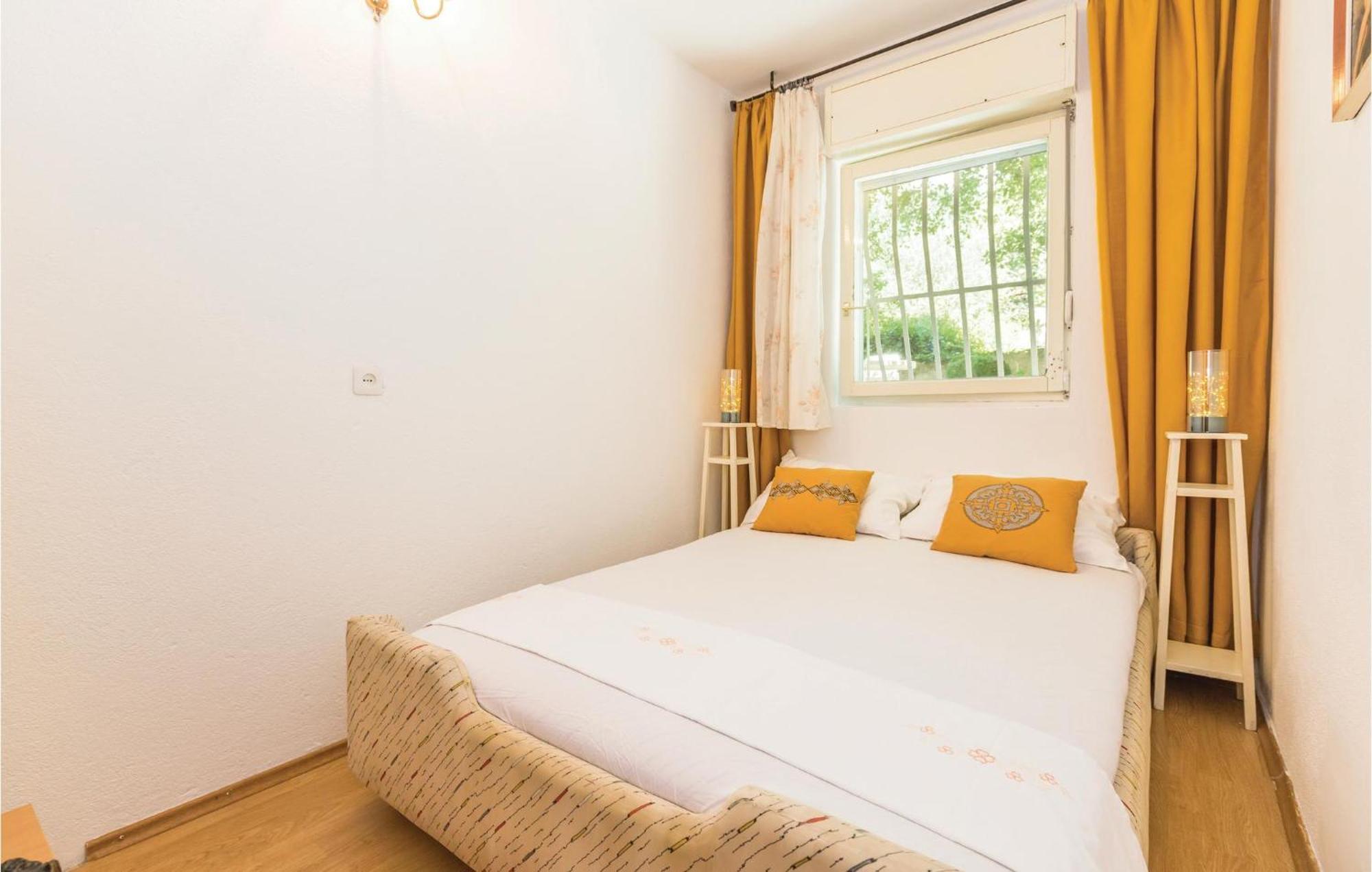 Nice Apartment In Tucepi With Wifi Zewnętrze zdjęcie